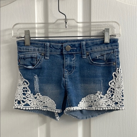Vigoss The Jagger Short Blue Denim with Lace Appliqué & Distressed Kids Size 12 - Picture 1 of 12
